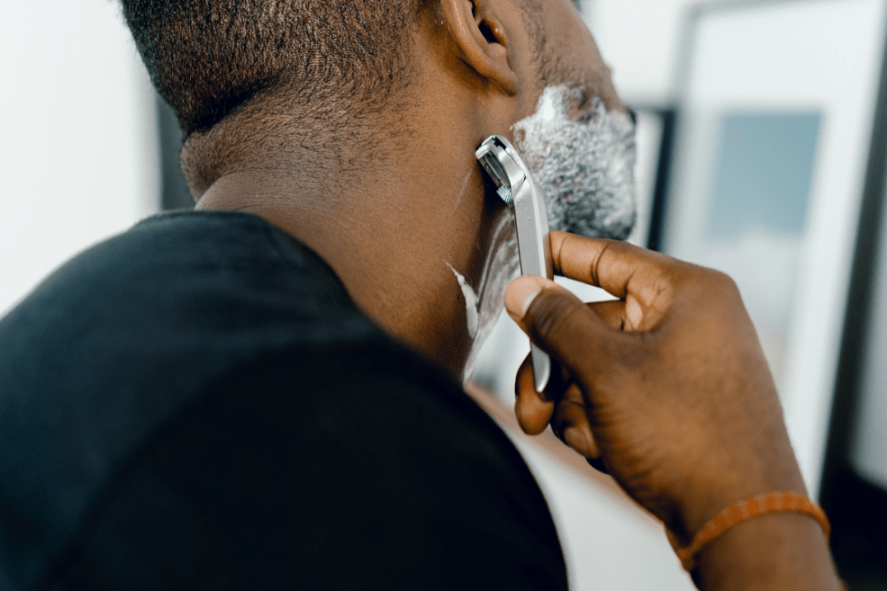 Shaving Tips For Summer: How to shave safely in the summer - ZLADE